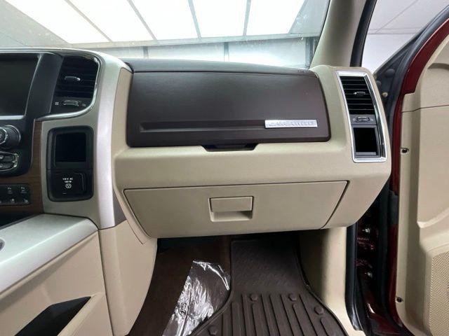 2017 Ram 3500 Laramie Crew Cab 4x4 8' Box