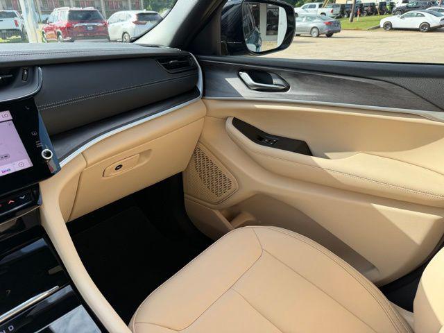 2026 Jeep Grand Cherokee Limited 4x2