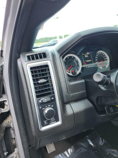 2024 Ram 1500 Classic Warlock Crew Cab 4x4 5'7" Box