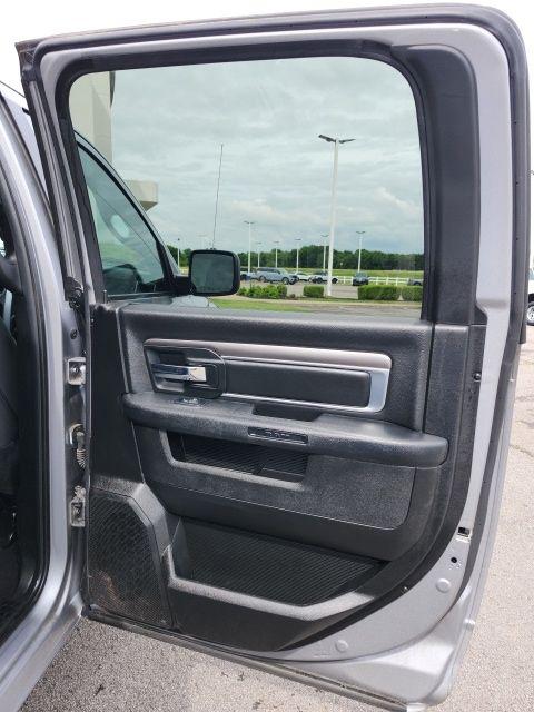 2024 Ram 1500 Classic Warlock Crew Cab 4x4 5'7" Box