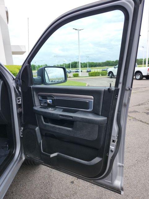 2024 Ram 1500 Classic Warlock Crew Cab 4x4 5'7" Box