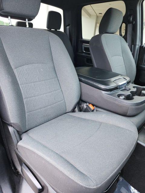 2024 Ram 1500 Classic Warlock Crew Cab 4x4 5'7" Box