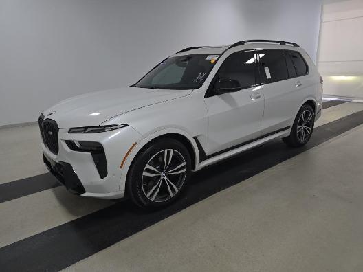 2023 BMW X7 M60i's photo