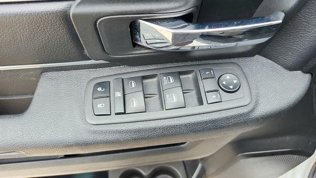 2024 Ram 1500 Classic Warlock Crew Cab 4x2 5'7" Box