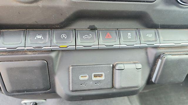 2023 Chevrolet Silverado 1500 2WD Crew Cab Short Bed Custom