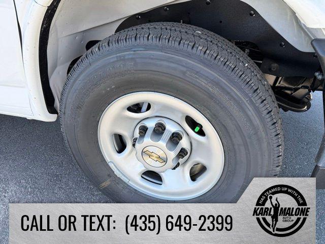 2026 Chevrolet Express Cargo Van 2500 Regular Wheelbase, WT, RWD