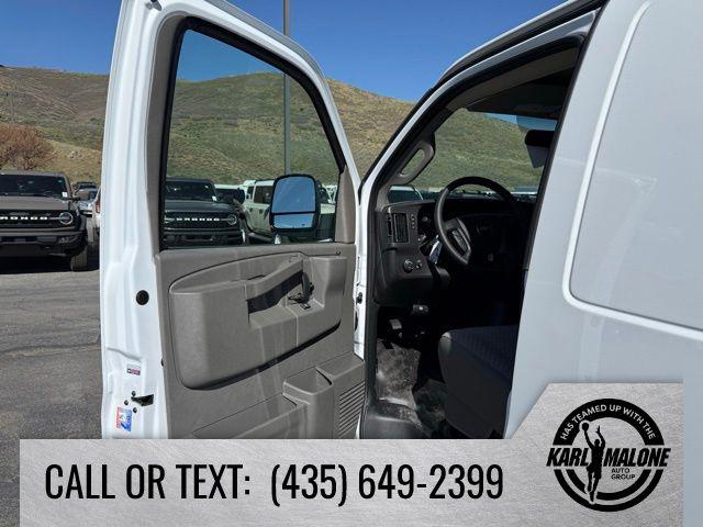 2026 Chevrolet Express Cargo Van 2500 Regular Wheelbase, WT, RWD