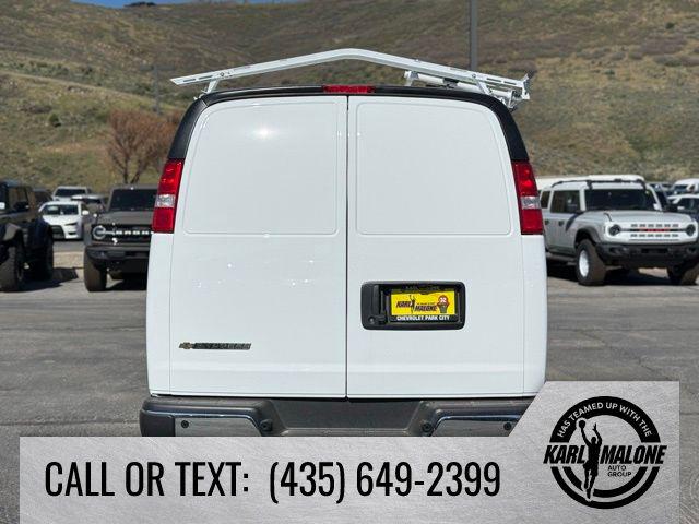 2026 Chevrolet Express Cargo Van 2500 Regular Wheelbase, WT, RWD