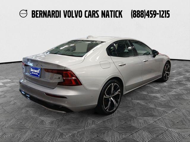 2023 Volvo S60 B5 Plus Dark Theme