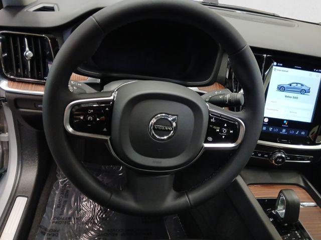 2023 Volvo S60 B5 Plus Dark Theme