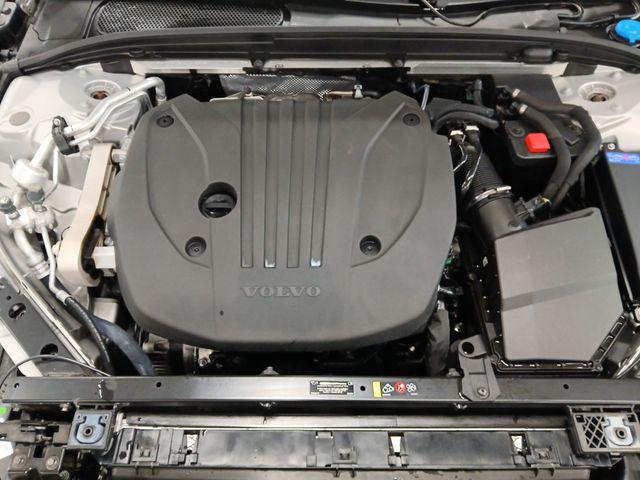 2023 Volvo S60 B5 Plus Dark Theme