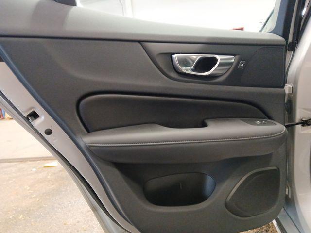 2023 Volvo S60 B5 Plus Dark Theme