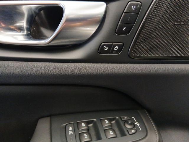 2023 Volvo S60 B5 Plus Dark Theme