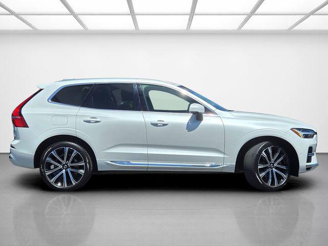2023 Volvo XC60 Recharge T8 Ultimate Bright Theme