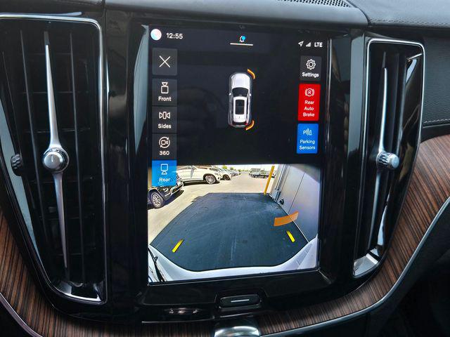2023 Volvo XC60 Recharge T8 Ultimate Bright Theme