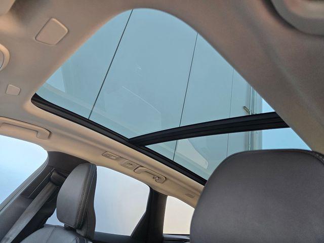 2023 Volvo XC60 Recharge T8 Ultimate Bright Theme