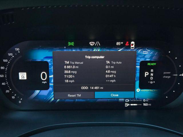 2023 Volvo XC60 Recharge T8 Ultimate Bright Theme