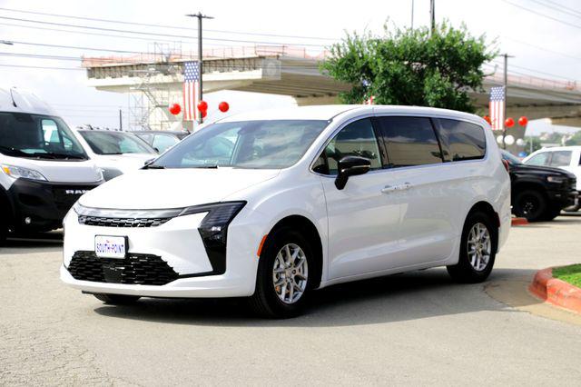 2027 Chrysler Pacifica Select