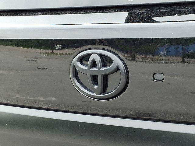 2024 Toyota Sequoia SR5