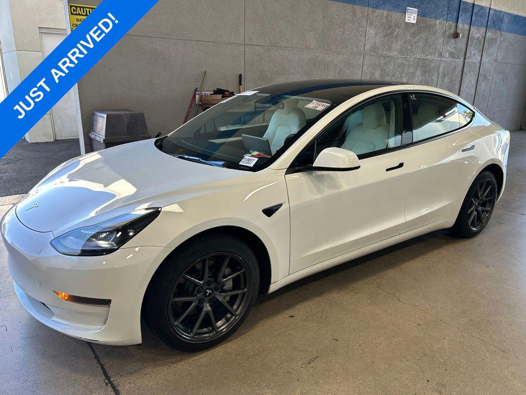 2023 Tesla Model 3 -'s photo