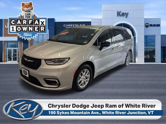 2024 Chrysler Pacifica Touring L for sale in White River Junction, VT