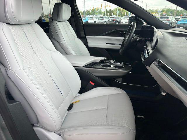 2024 Cadillac iQ Luxury w/1SC