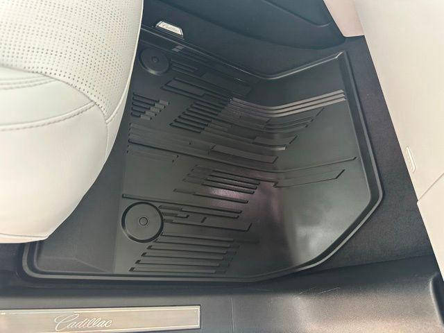 2024 Cadillac iQ Luxury w/1SC