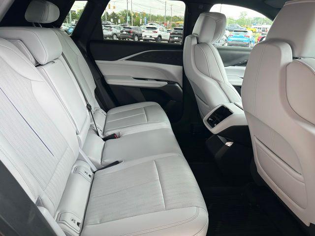 2024 Cadillac iQ Luxury w/1SC