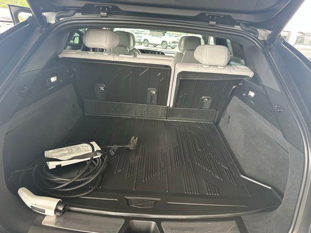 2024 Cadillac iQ Luxury w/1SC