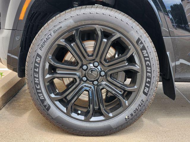 2026 Land Rover Defender P635 OCTA Black