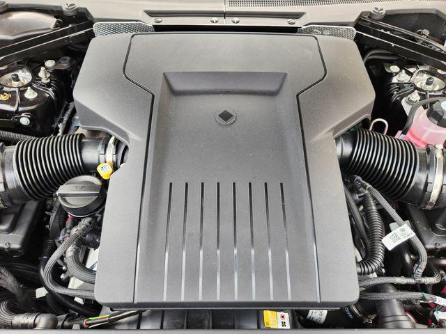 2026 Land Rover Defender P635 OCTA Black