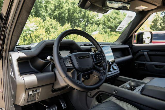 2026 Land Rover Defender P635 OCTA Black