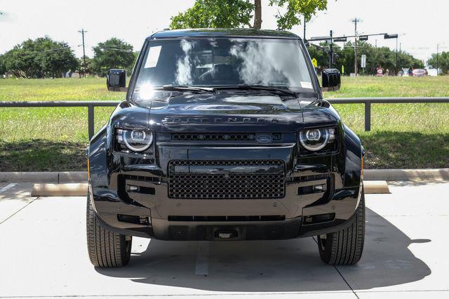2026 Land Rover Defender P635 OCTA Black