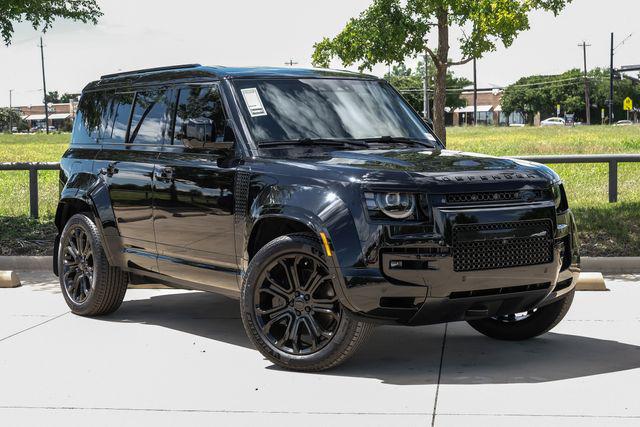 2026 Land Rover Defender P635 OCTA Black