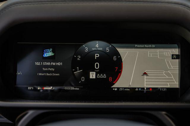 2026 Land Rover Defender P635 OCTA Black