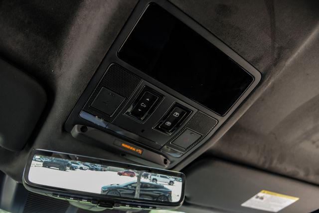 2026 Land Rover Defender P635 OCTA Black