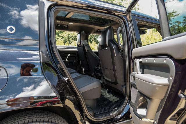2026 Land Rover Defender P635 OCTA Black