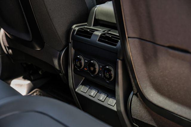 2026 Land Rover Defender P635 OCTA Black