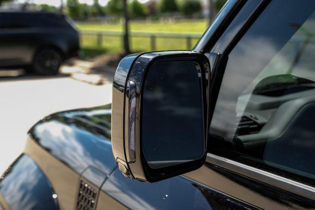 2026 Land Rover Defender P635 OCTA Black