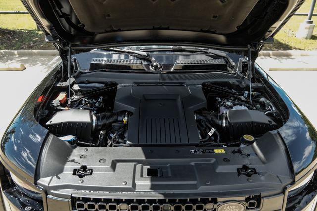 2026 Land Rover Defender P635 OCTA Black