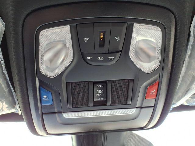 2026 Ram 1500 Warlock Crew Cab 4x4 5'7" Box