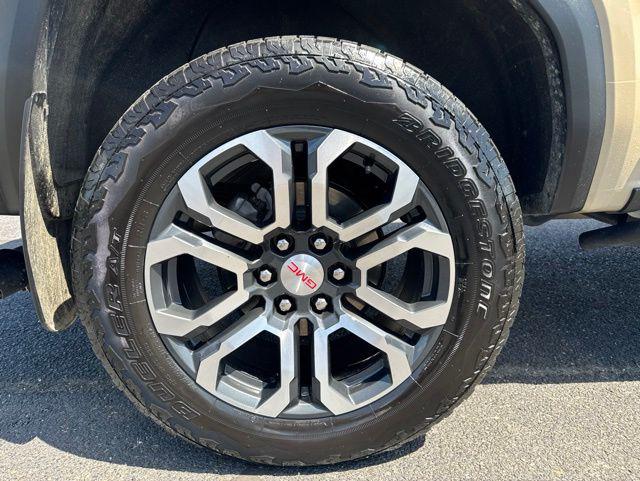 2024 GMC Canyon 4WD AT4