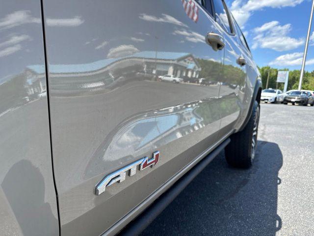2024 GMC Canyon 4WD AT4