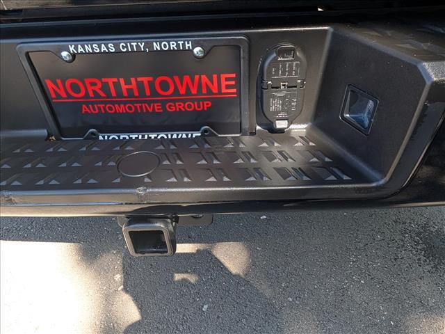 2021 Nissan Titan Crew Cab SV 4x4