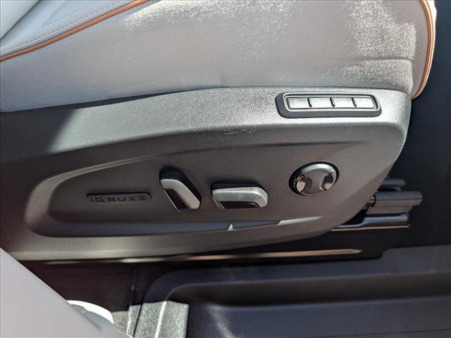 2025 Volkswagen ID. Buzz Pro S Plus with 4MOTION