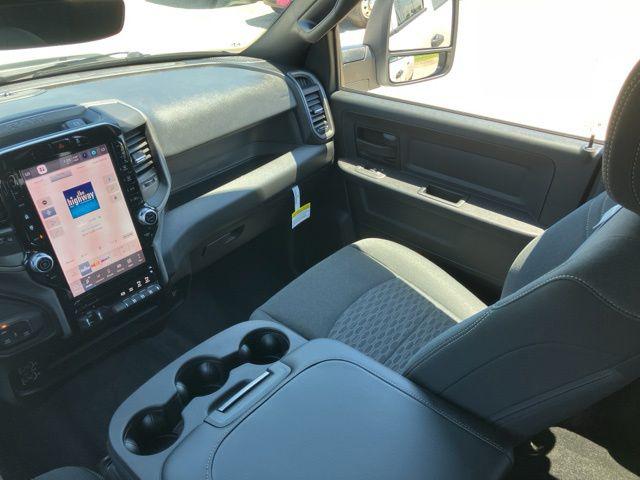 2026 Ram 3500 Tradesman Crew Cab 4x4 8' Box