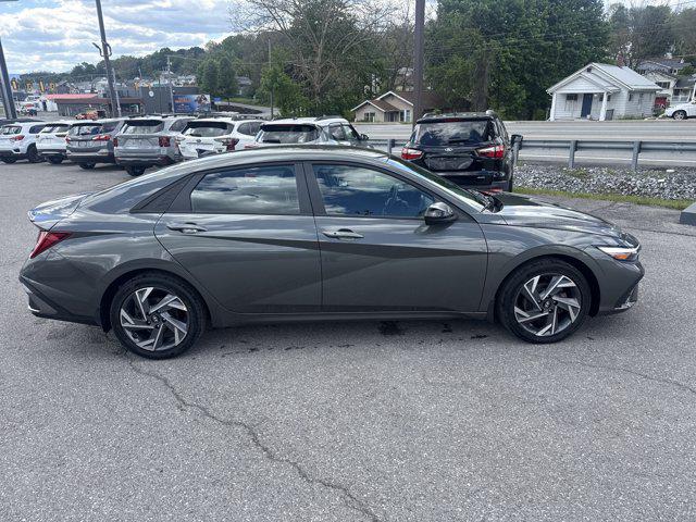 2025 Hyundai Elantra Hybrid SEL Sport
