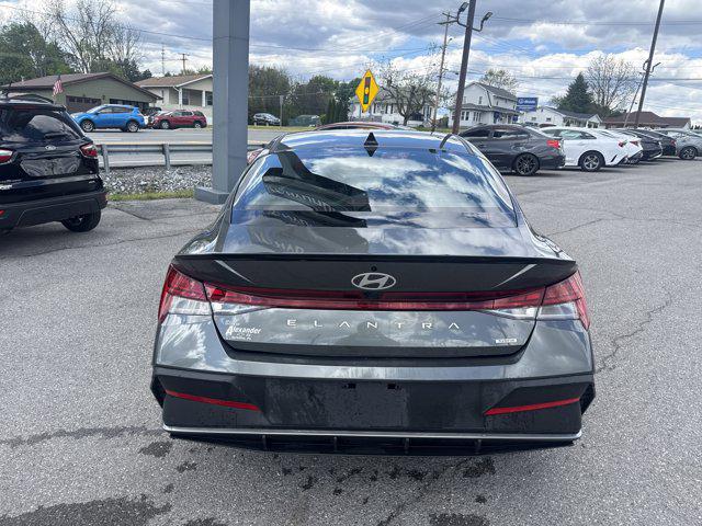 2025 Hyundai Elantra Hybrid SEL Sport