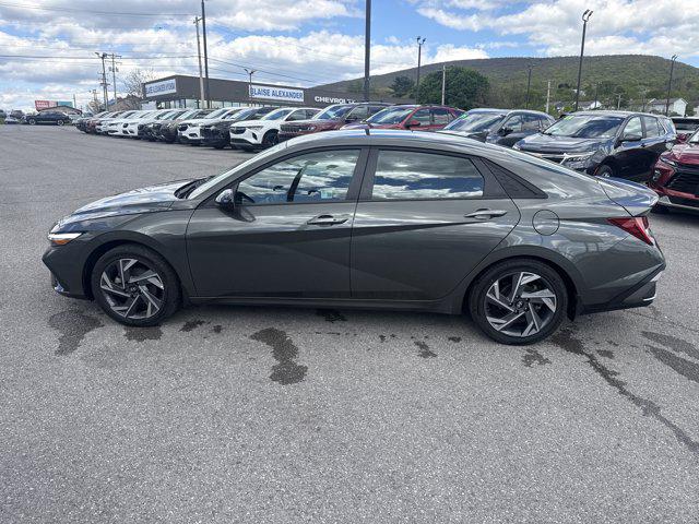 2025 Hyundai Elantra Hybrid SEL Sport