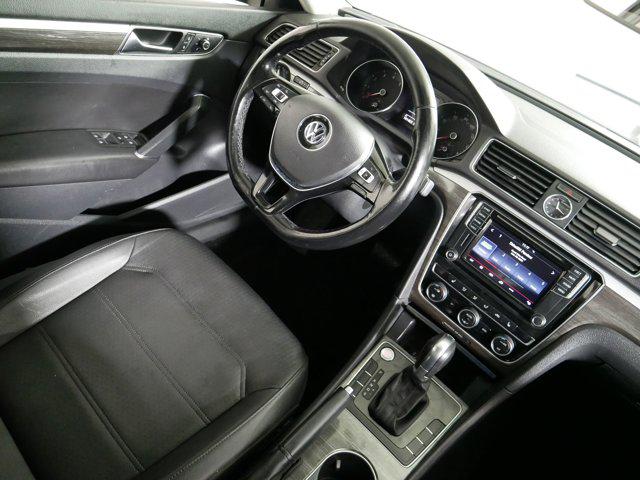 2017 Volkswagen Passat 1.8T SE